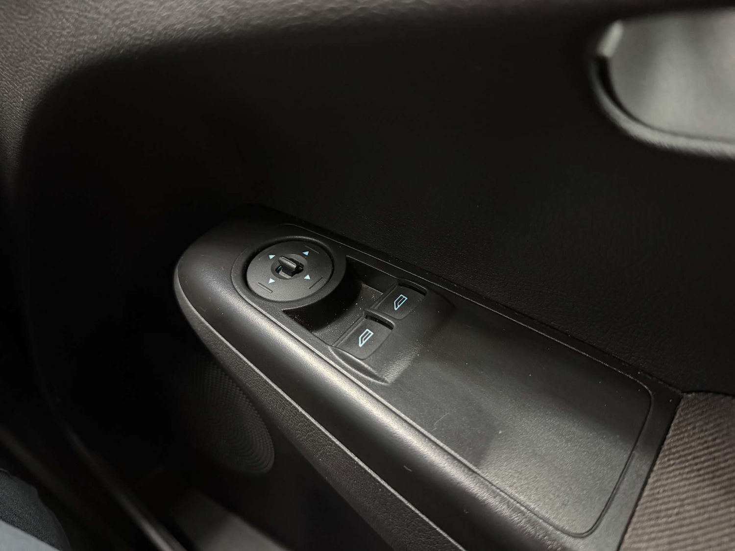 Used Ford Transit Courier 2015 for sale - 77400147: Photo 19