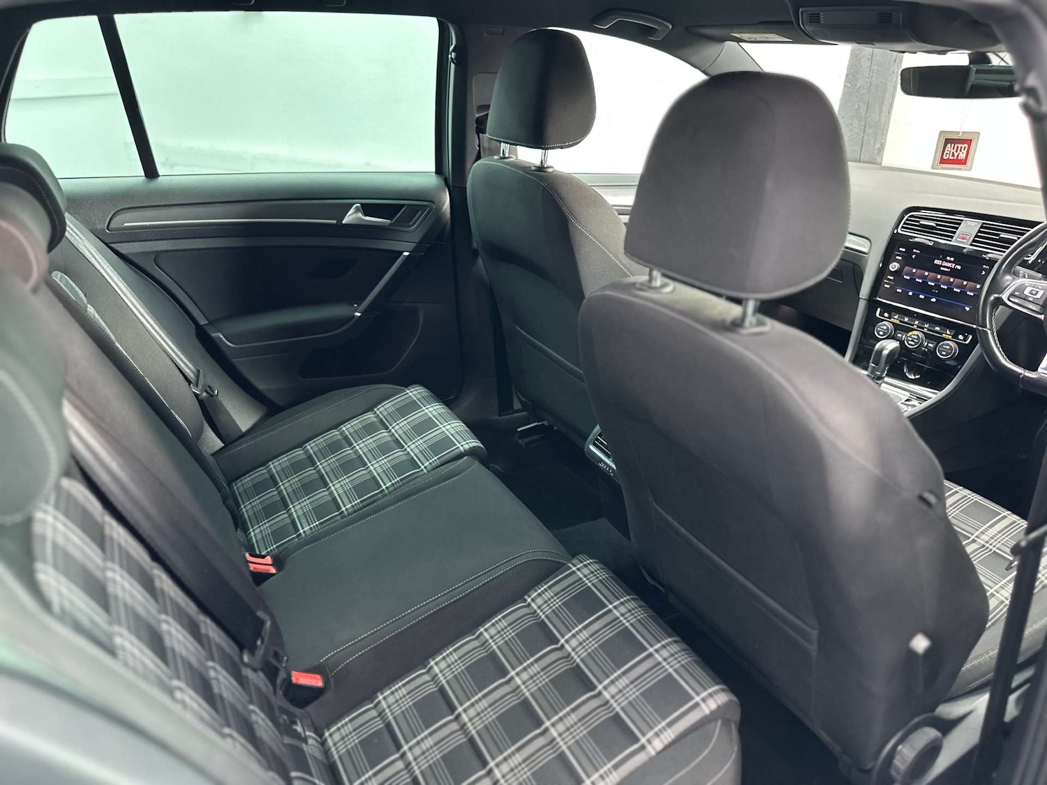 Used Volkswagen Golf 2017 for sale - 76625122: Photo 40