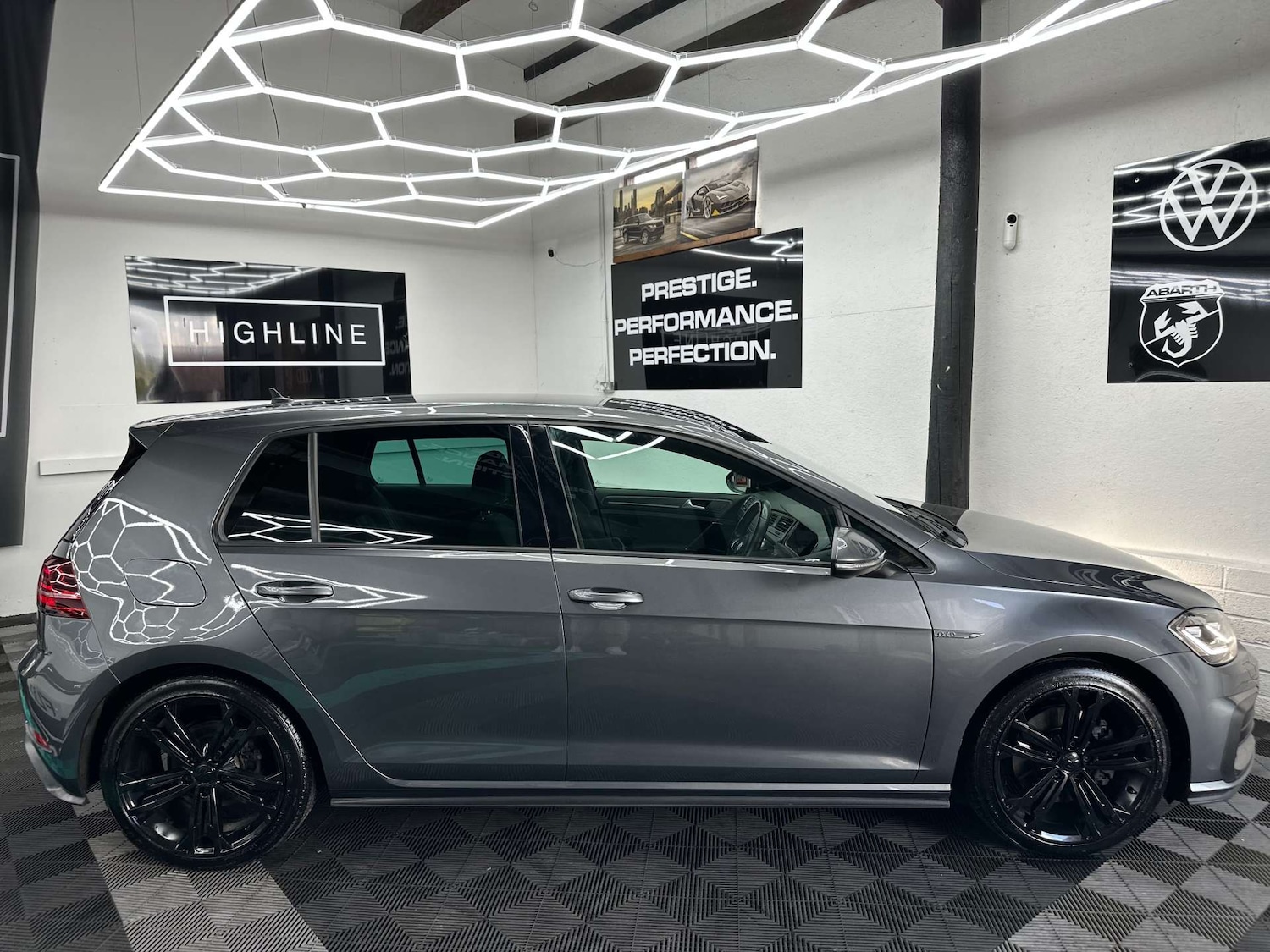 Used Volkswagen Golf 2017 for sale - 76625122: Photo 6