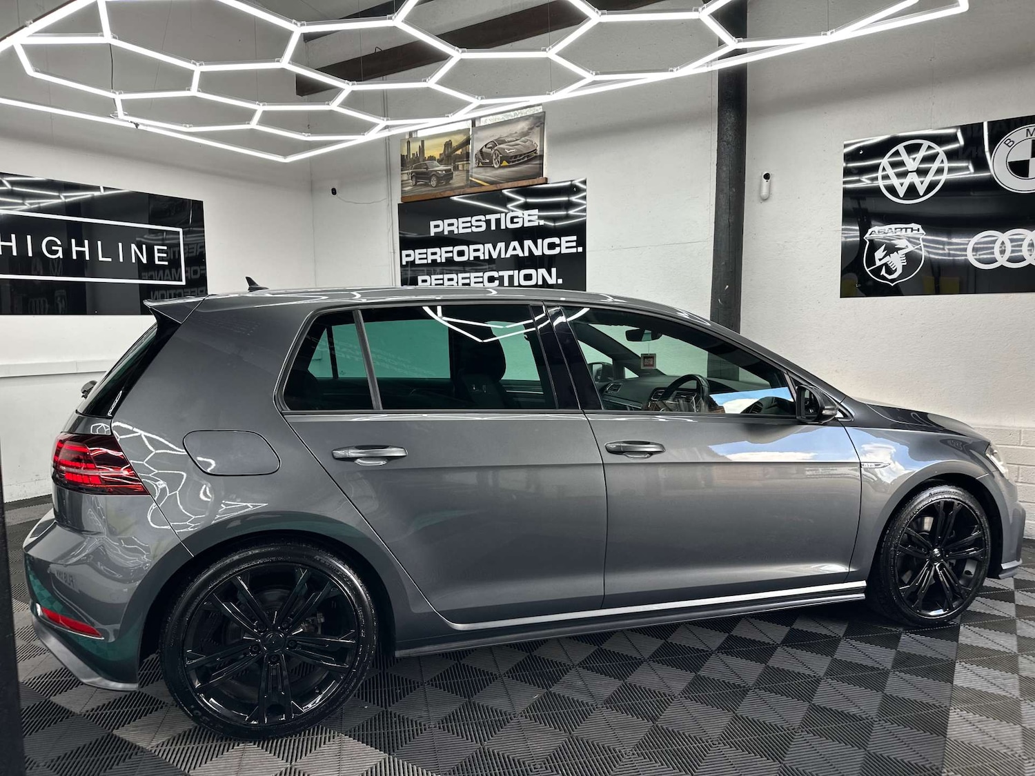 Used Volkswagen Golf 2017 for sale - 76625122: Photo 7