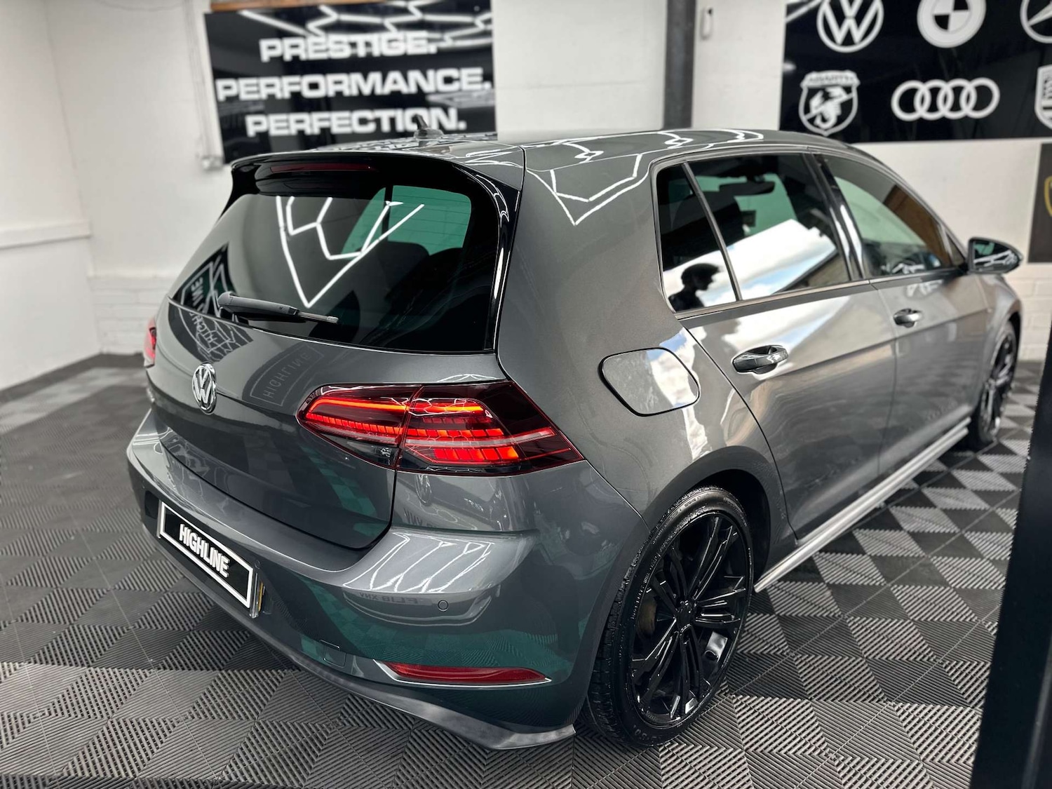 Used Volkswagen Golf 2017 for sale - 76625122: Photo 8