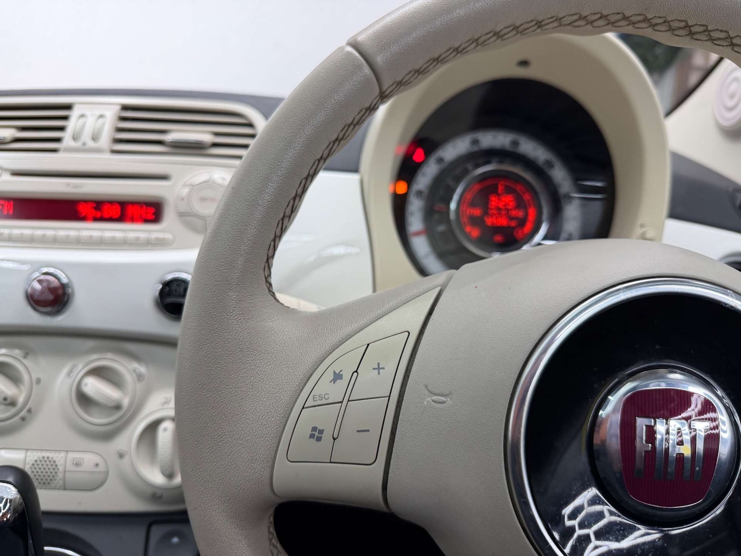 Used Fiat 500 2011 for sale - 77647620: Photo 17