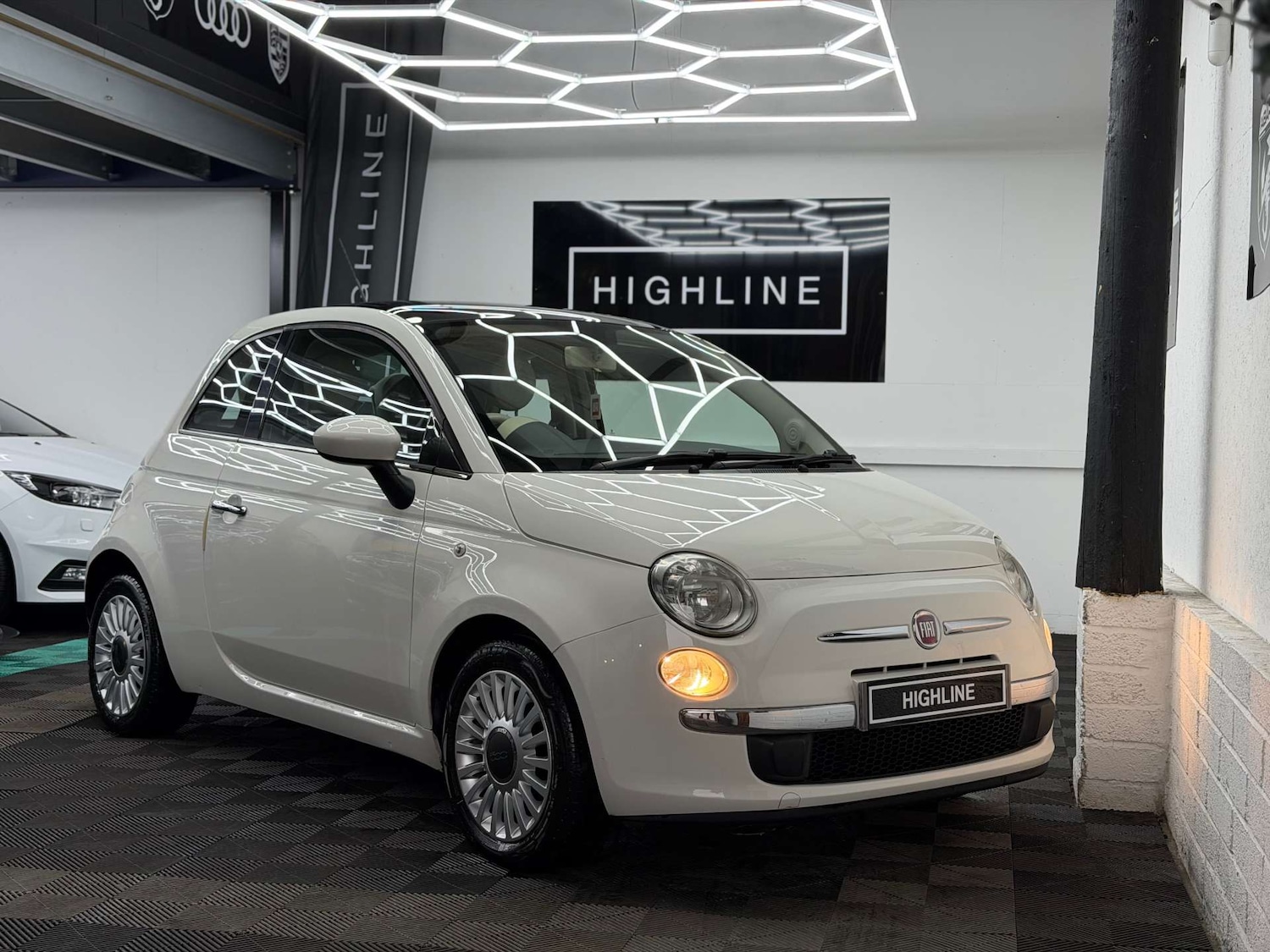 Used Fiat 500 2011 for sale - 77647620: Photo 2