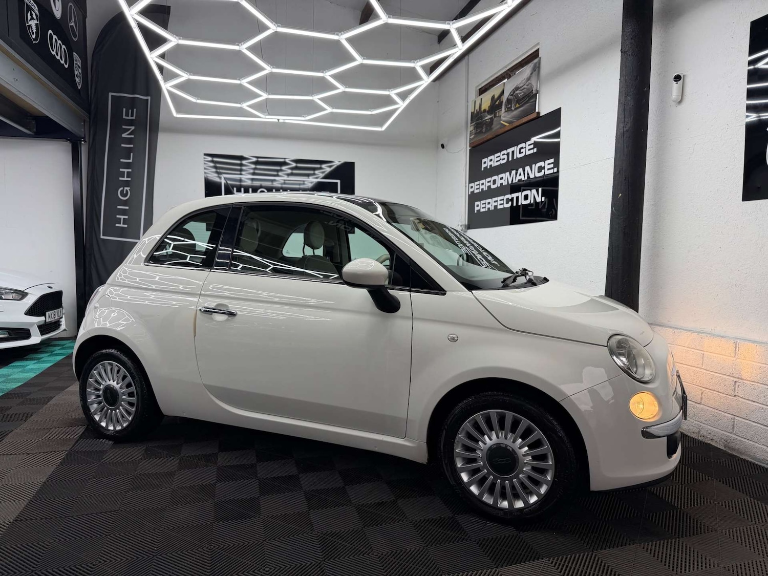 Used Fiat 500 2011 for sale - 77647620: Photo 5