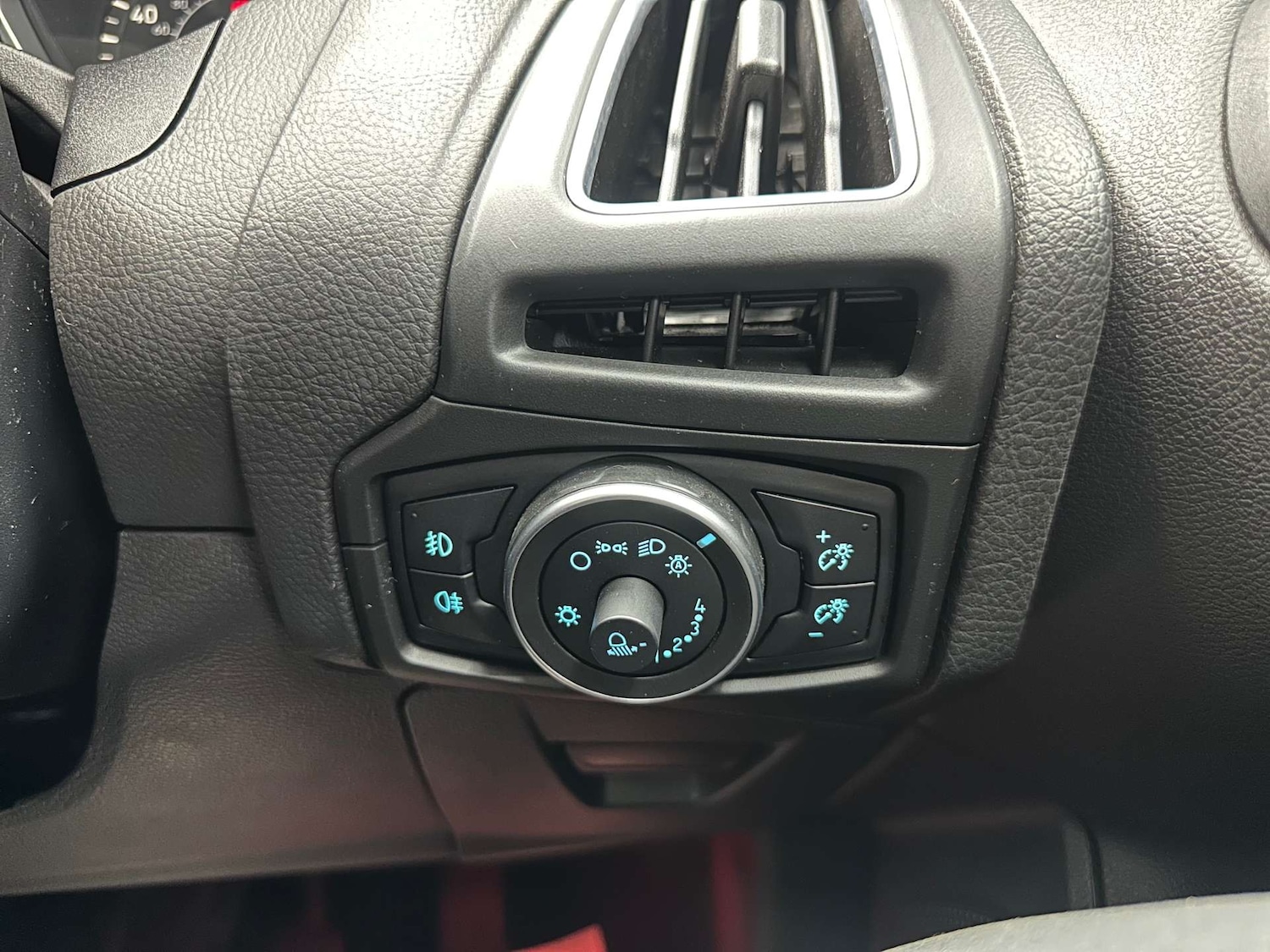 Used Ford Focus 2016 for sale - 76829860: Photo 20