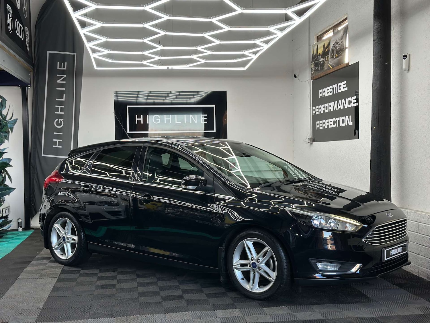 Used Ford Focus 2016 for sale - 76829860: Photo 3