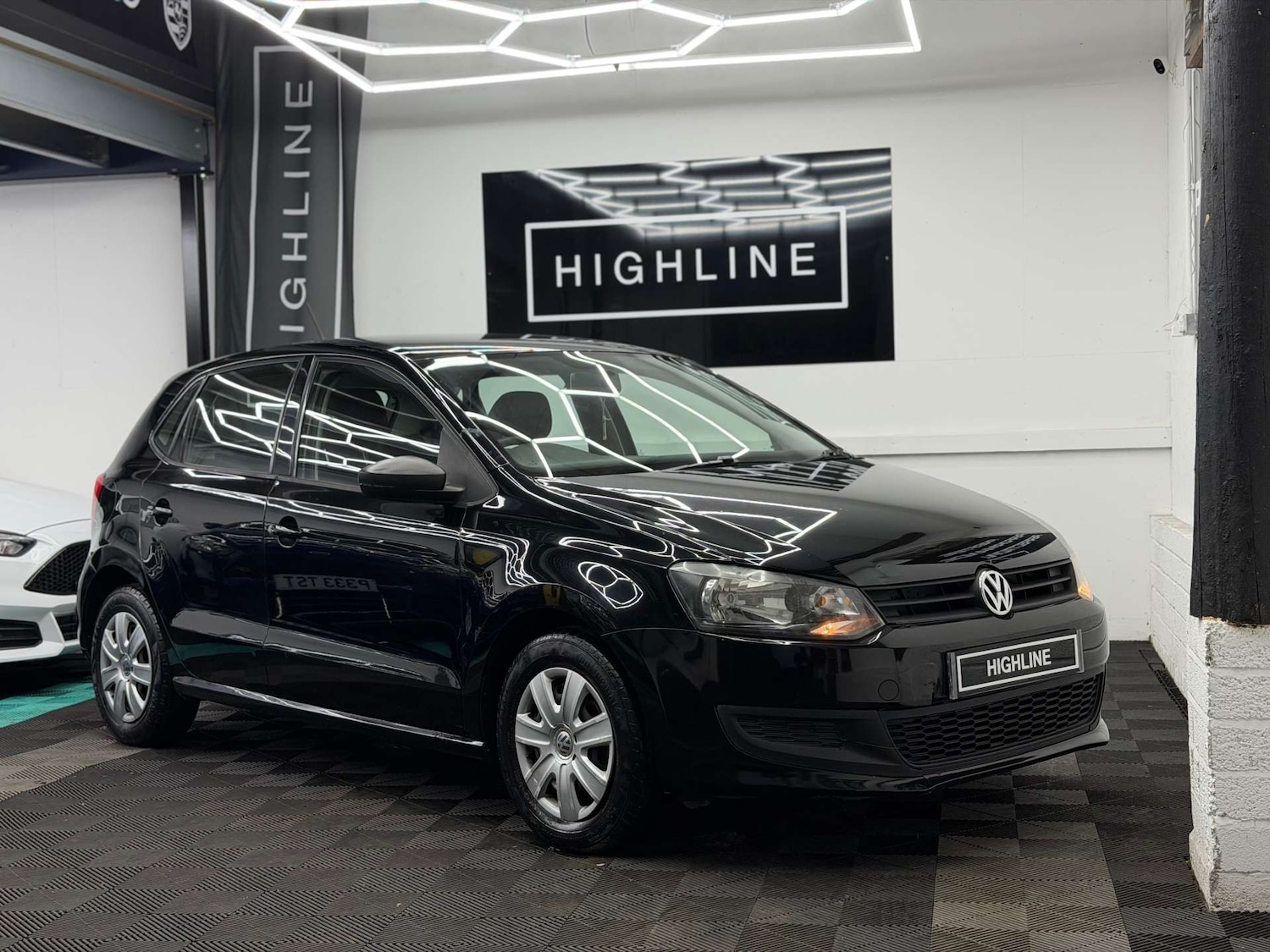 Used Volkswagen Polo 2011 for sale - 77673738: Photo 2