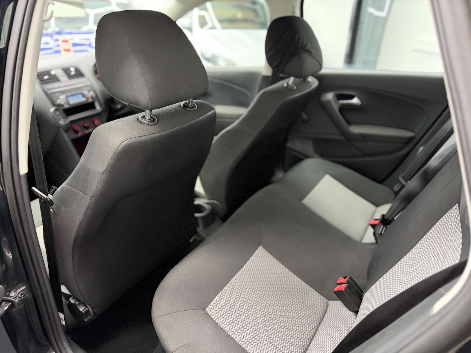 Used Volkswagen Polo 2011 for sale - 77673738: Photo 27