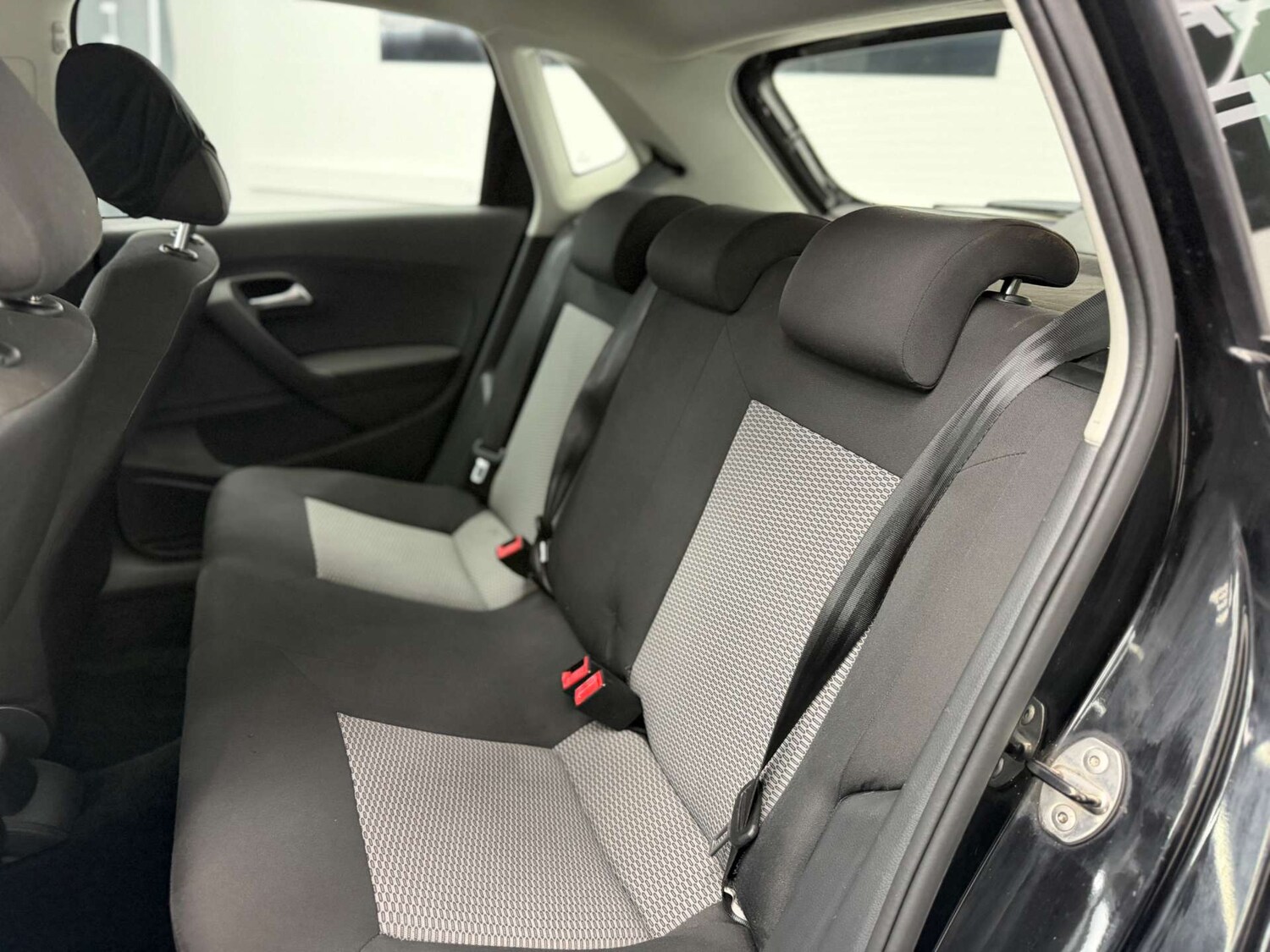 Used Volkswagen Polo 2011 for sale - 77673738: Photo 28