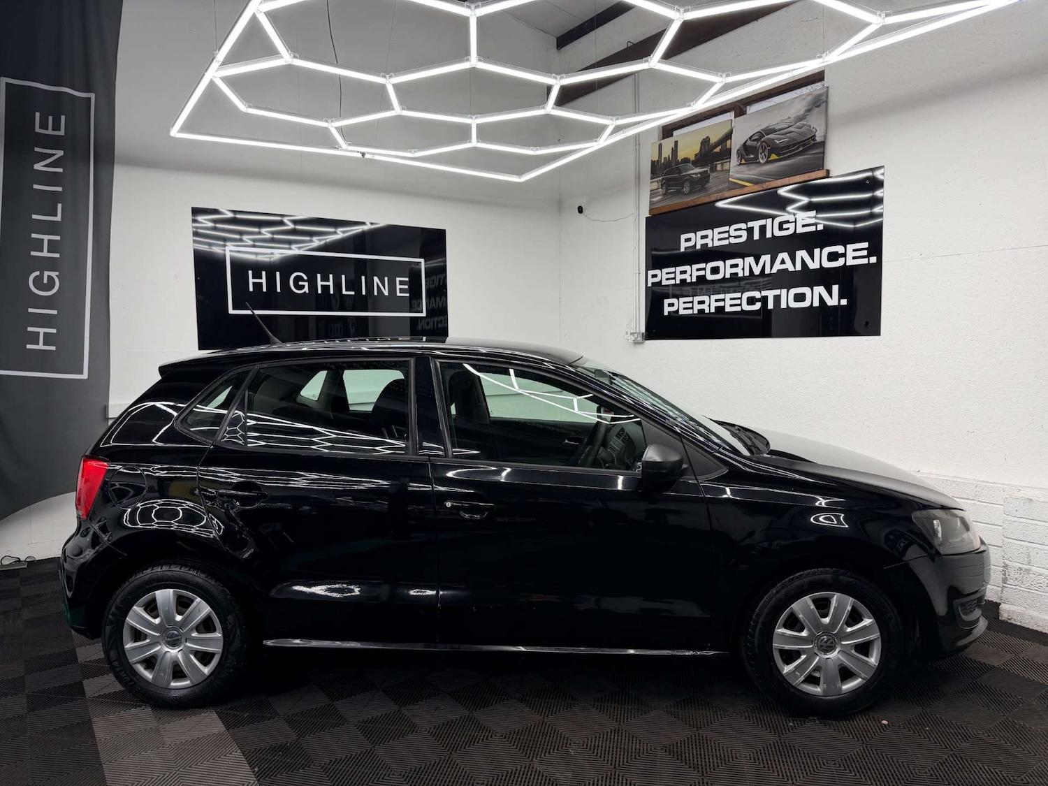 Used Volkswagen Polo 2011 for sale - 77673738: Photo 6