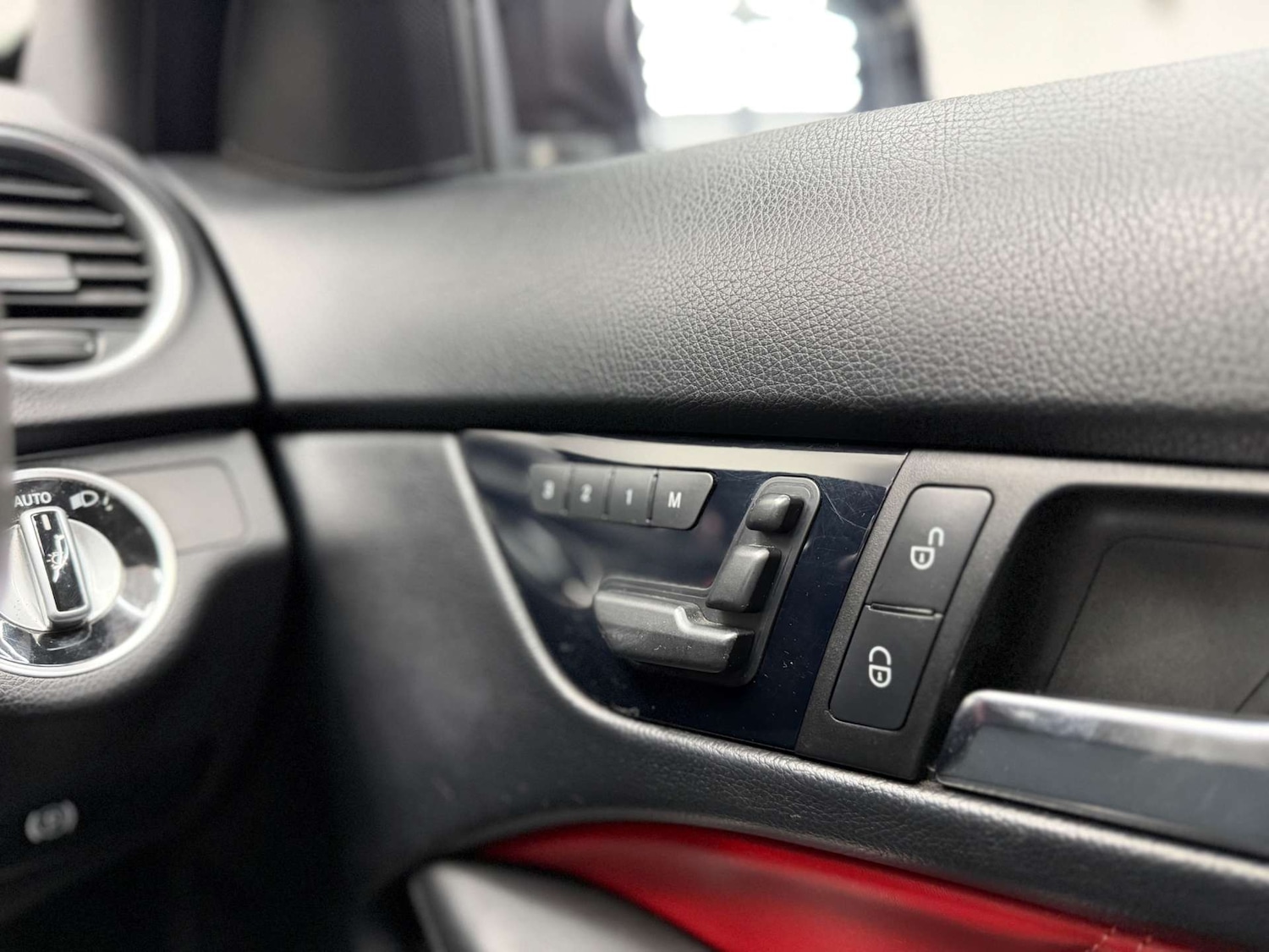 Used Mercedes-Benz C Class 2013 for sale - 77647607: Photo 32