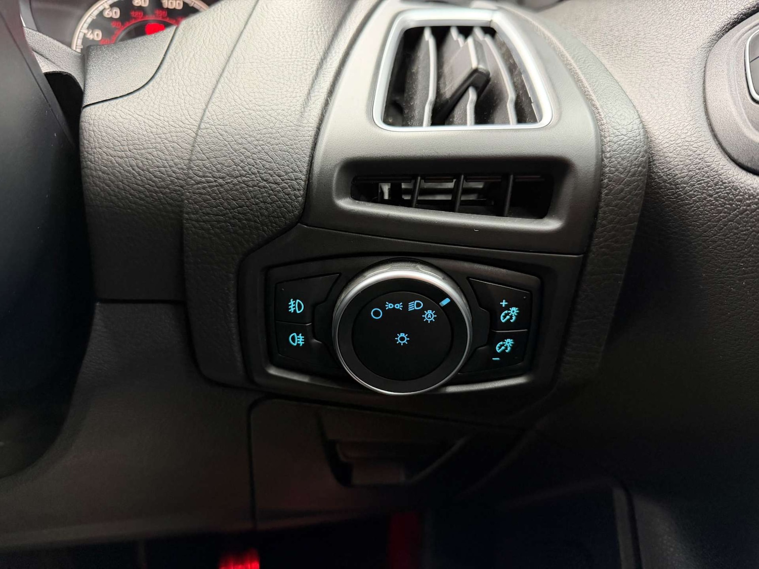 Used Ford Focus 2018 for sale - 77647610: Photo 19