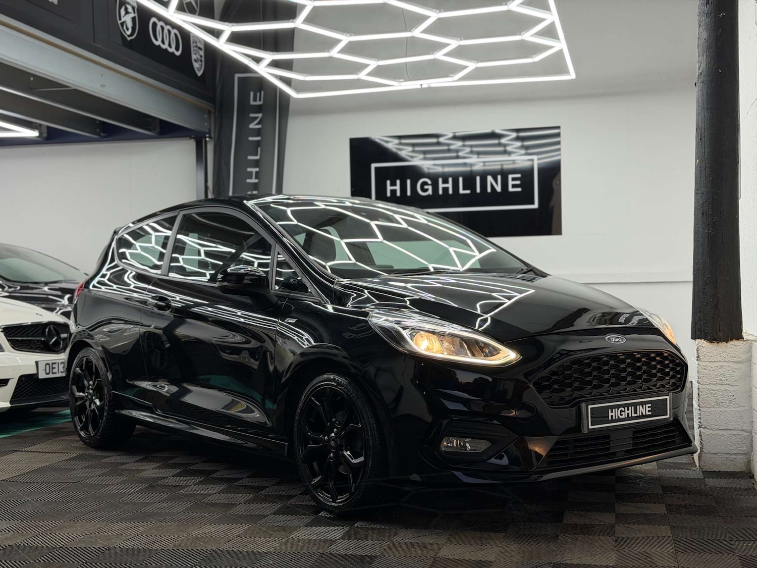 Used Ford Fiesta 2018 for sale - 77926998: Photo 2