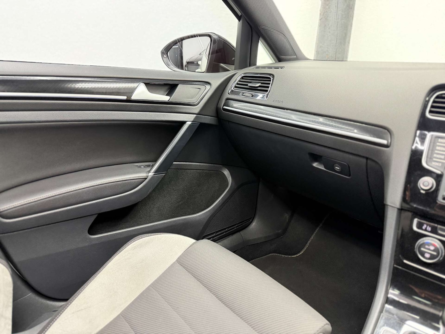 Used Volkswagen Golf 2016 for sale - 78064644: Photo 34