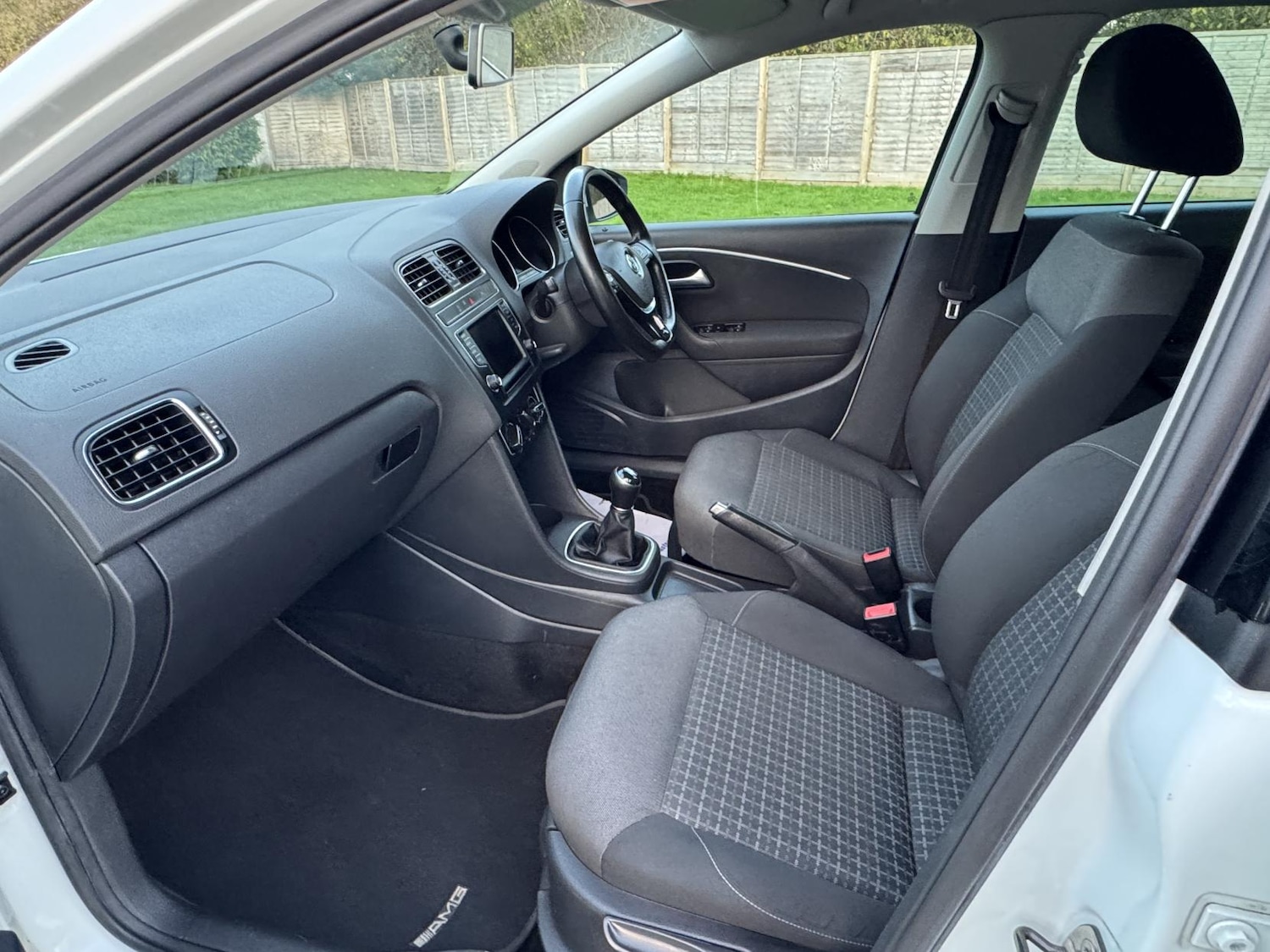 Used Volkswagen Polo 2016 for sale - 76634335: Photo 12