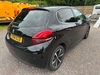 Used Peugeot 208 2018 for sale - 78821205: Photo