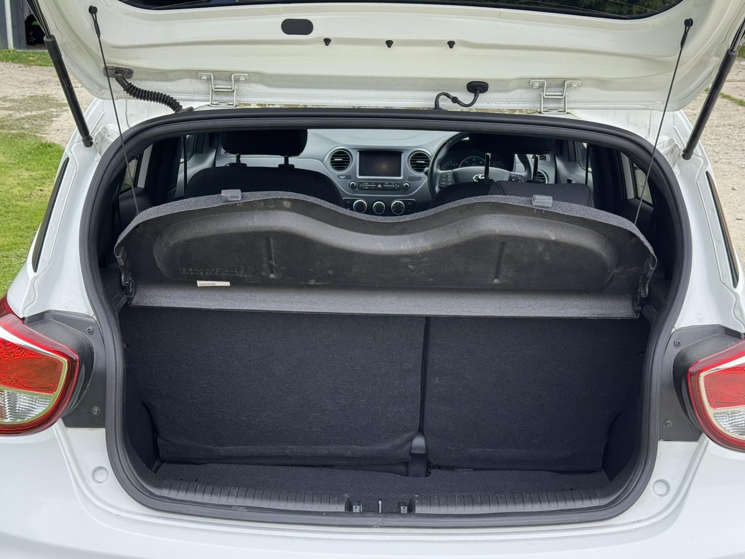 Used Hyundai i10 2018 for sale - 76634342: Photo 13