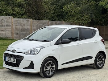 Used Hyundai i10 2018 for sale - 76634342: Photo