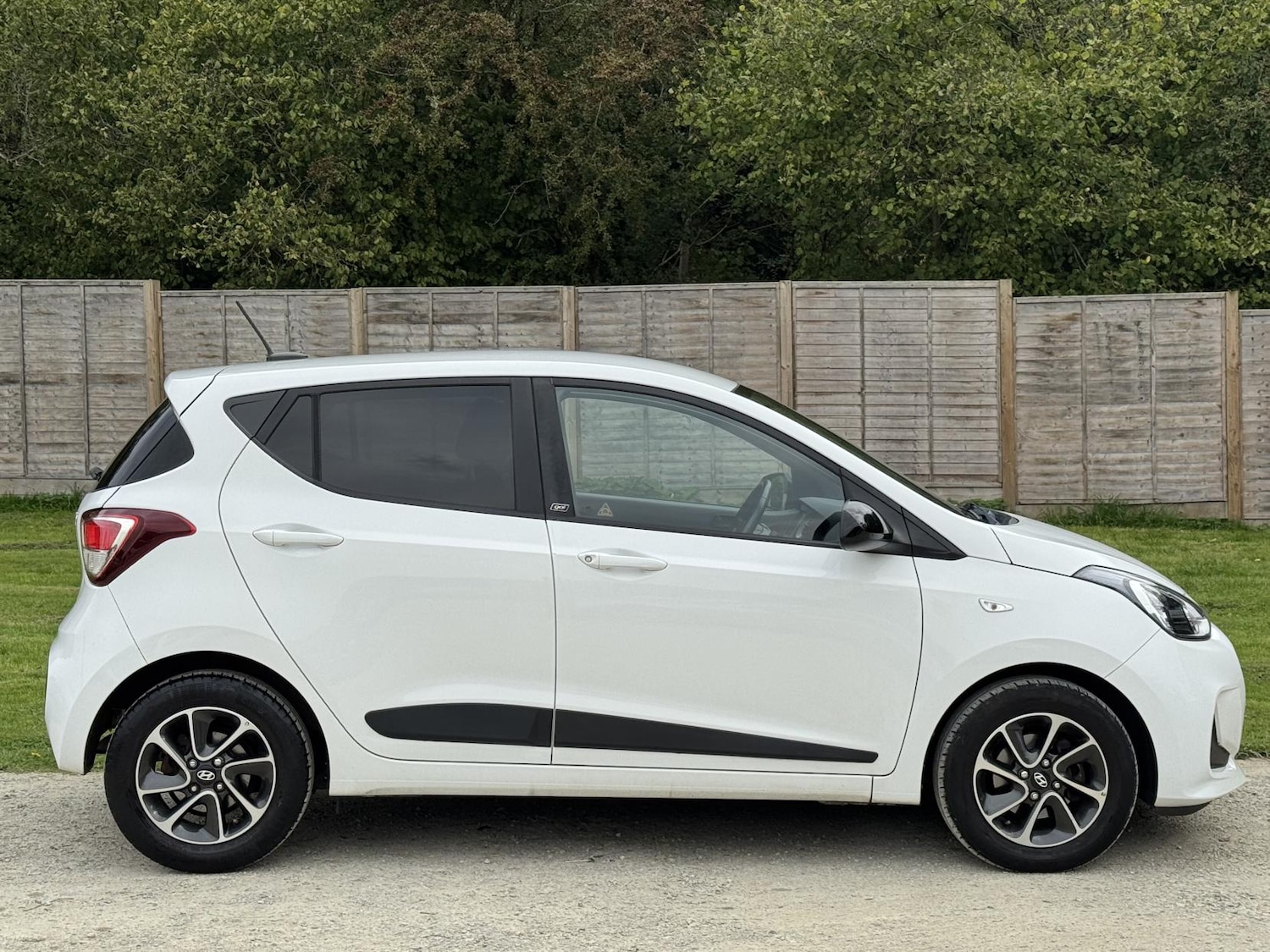Used Hyundai i10 2018 for sale - 76634342: Photo 6