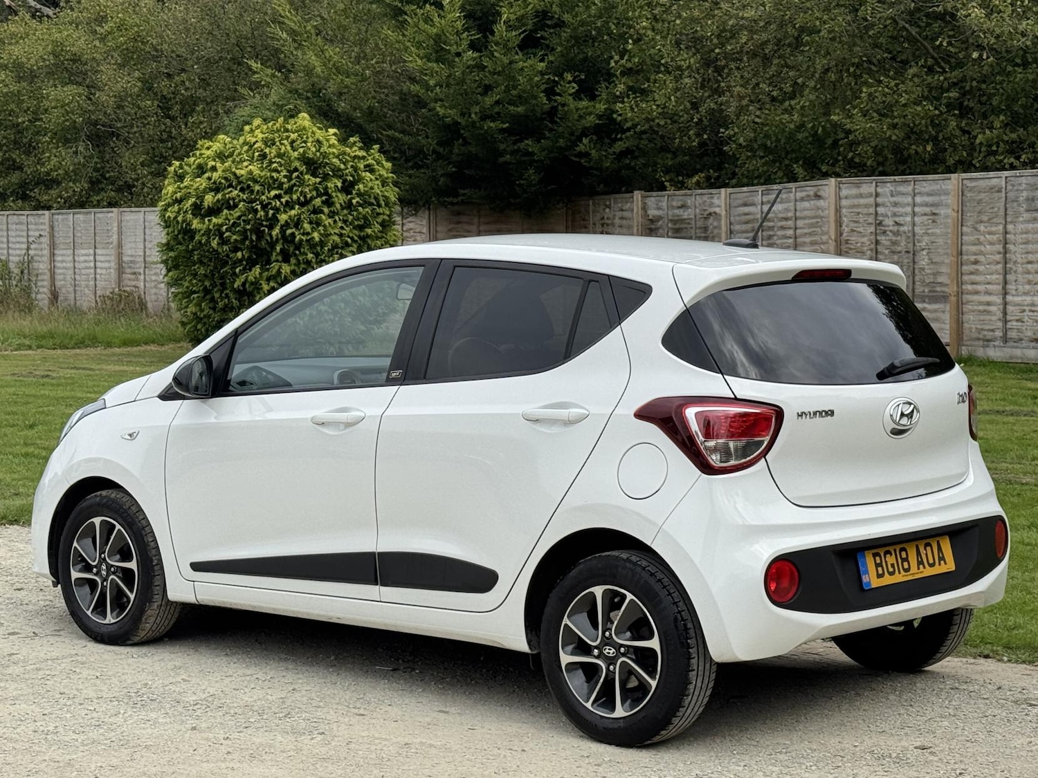 Used Hyundai i10 2018 for sale - 76634342: Photo 9