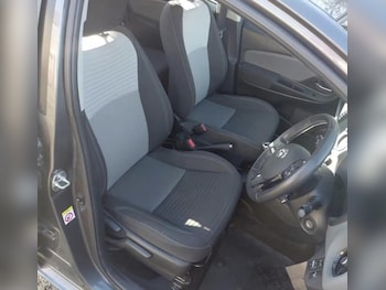 Used Toyota Yaris 2017 for sale - 77890166: Photo