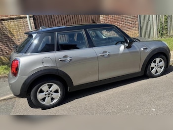 Used MINI Hatch 2019 for sale - 78660239: Photo