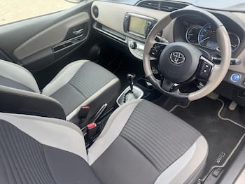 Used Toyota Yaris 2017 for sale - 79664896: Photo