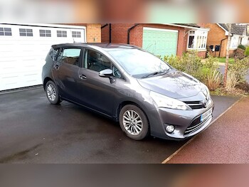 2016 - 1.6 D-4D Icon MPV 5dr Diesel Manual Euro 6 (s/s) (7 Seat) (112 ps)