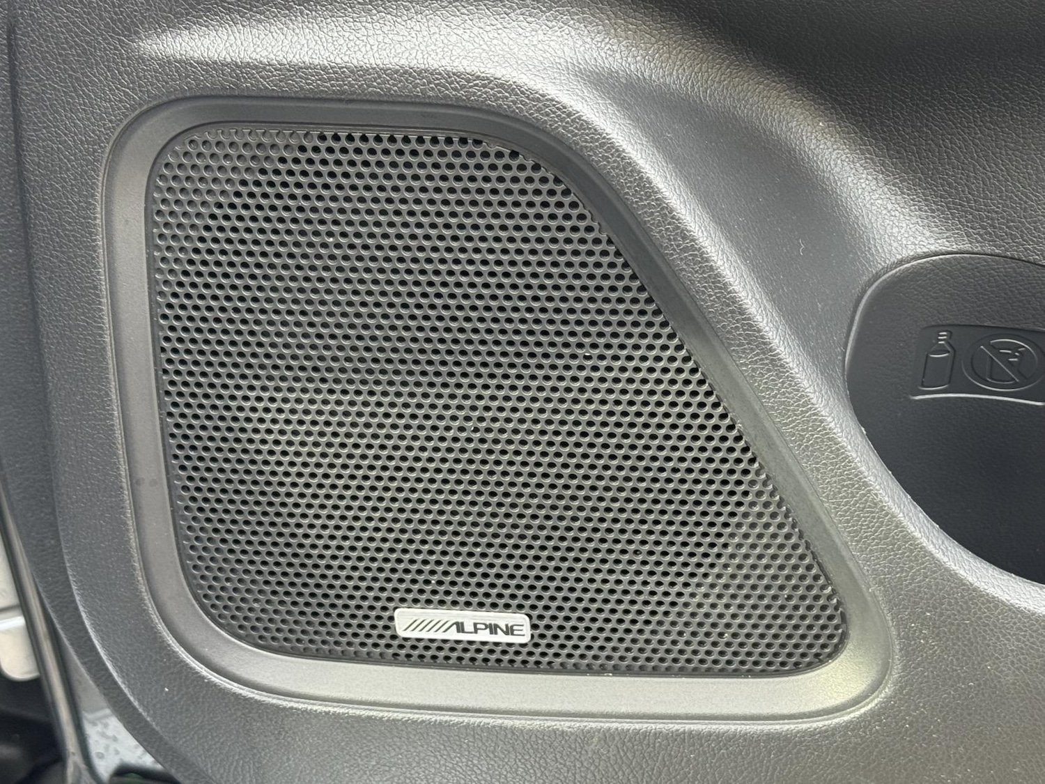 Used Mitsubishi Outlander 2017 for sale - 76634333: Photo 19