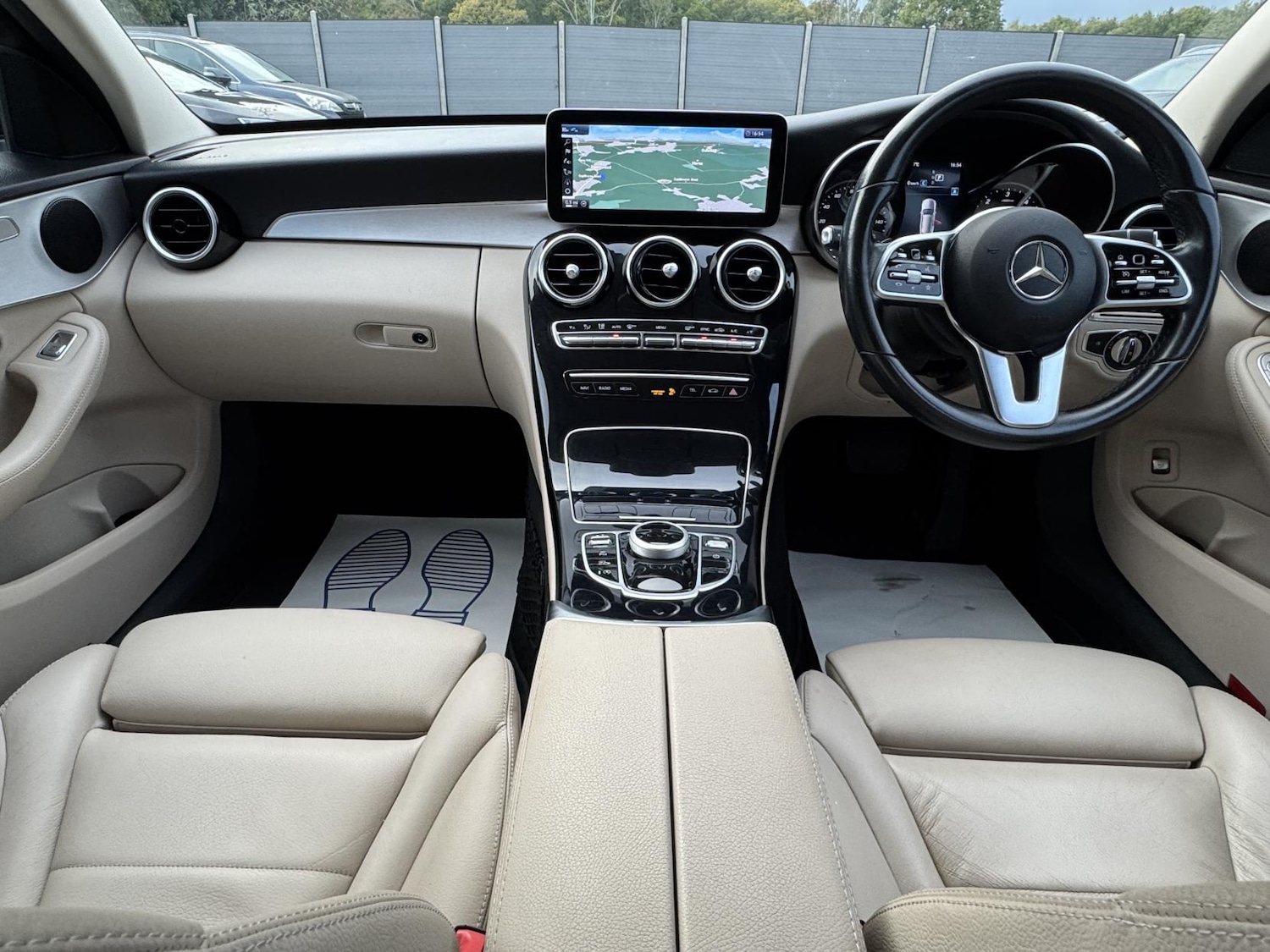 Used Mercedes-Benz C Class 2019 for sale - 76634337: Photo 4