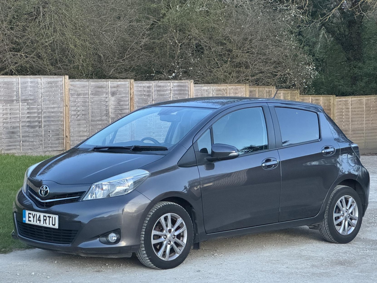 Used Toyota Yaris 2014 for sale - 78112765: Photo 2