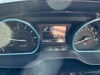 Used Peugeot 2008 2018 for sale - 78446604: Photo