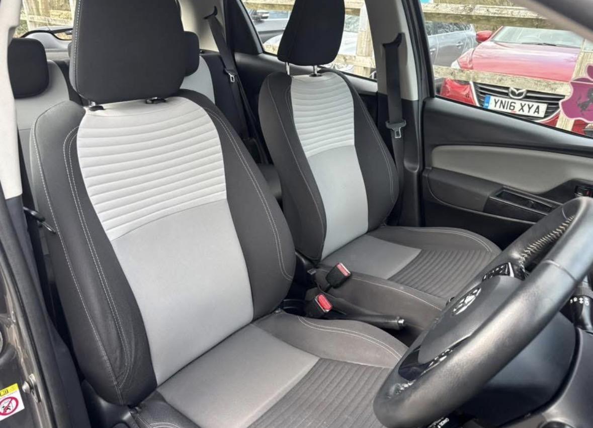 Used Toyota Yaris 2017 for sale - 77778709: Photo 13