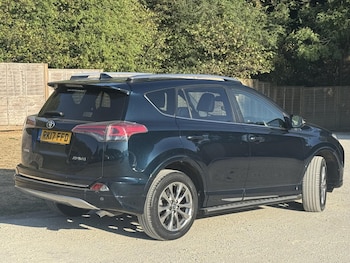 Used Toyota RAV4 2017 for sale - 79495779: Photo