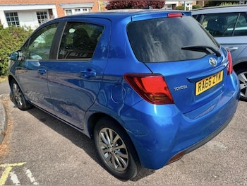 Used Toyota Yaris 2017 for sale - 79479382: Photo