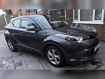 Used Toyota C-HR 2017 for sale - 79267365: Photo