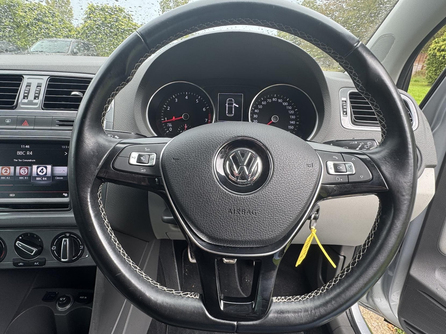 Used Volkswagen Polo 2015 for sale - 76634332: Photo 12