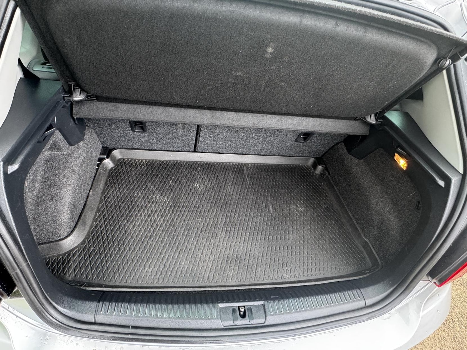 Used Volkswagen Polo 2015 for sale - 76634332: Photo 18