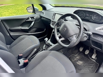 Used Peugeot 208 2019 for sale - 77997182: Photo