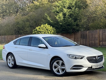 Used Vauxhall Insignia 2018 for sale - 76634343: Photo