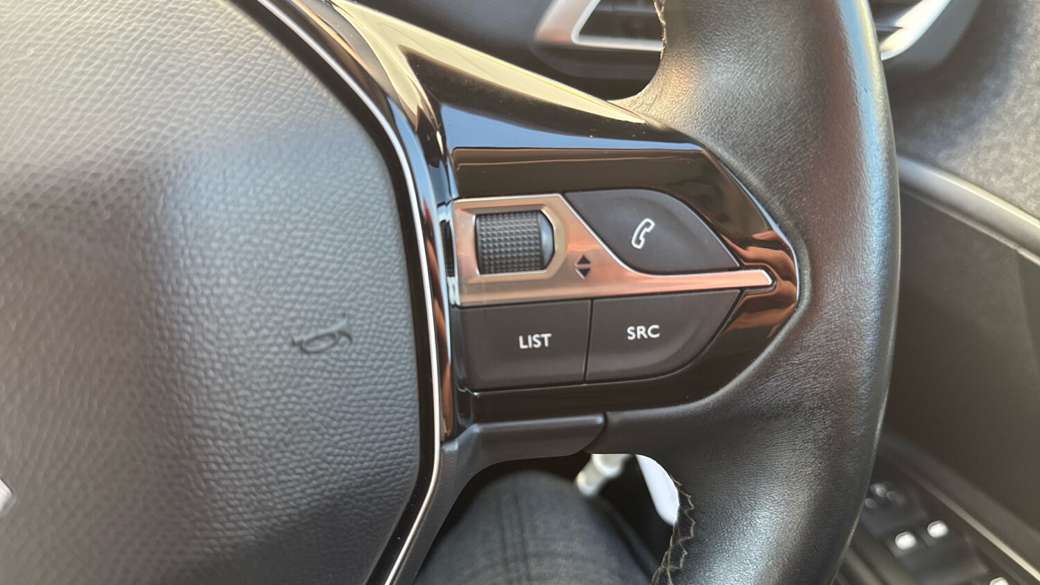 Used Peugeot 3008 2019 for sale - 77060530: Photo 25