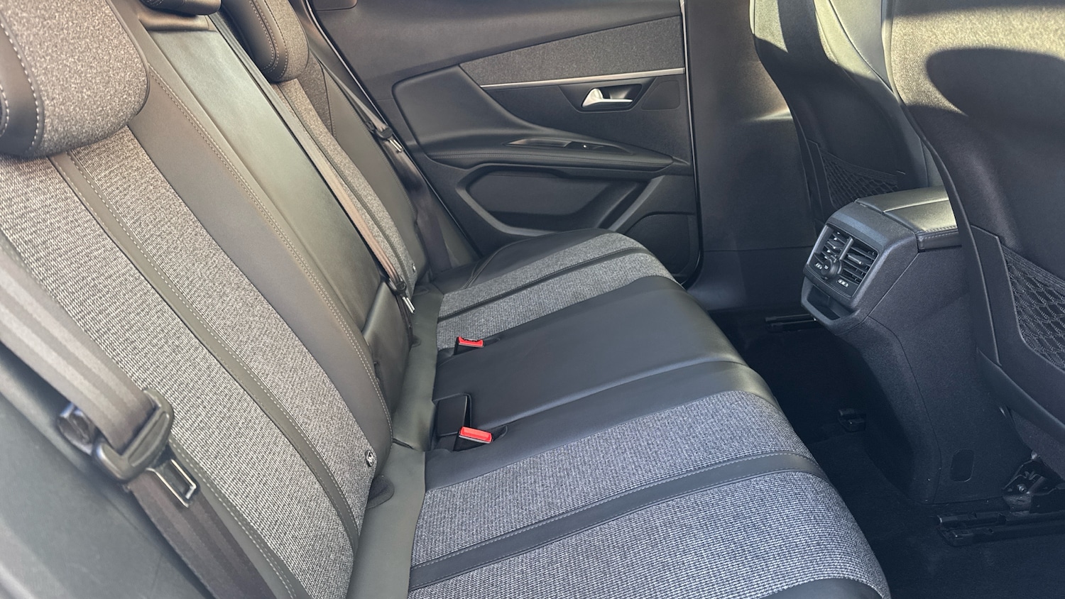 Used Peugeot 3008 2019 for sale - 77060530: Photo 34