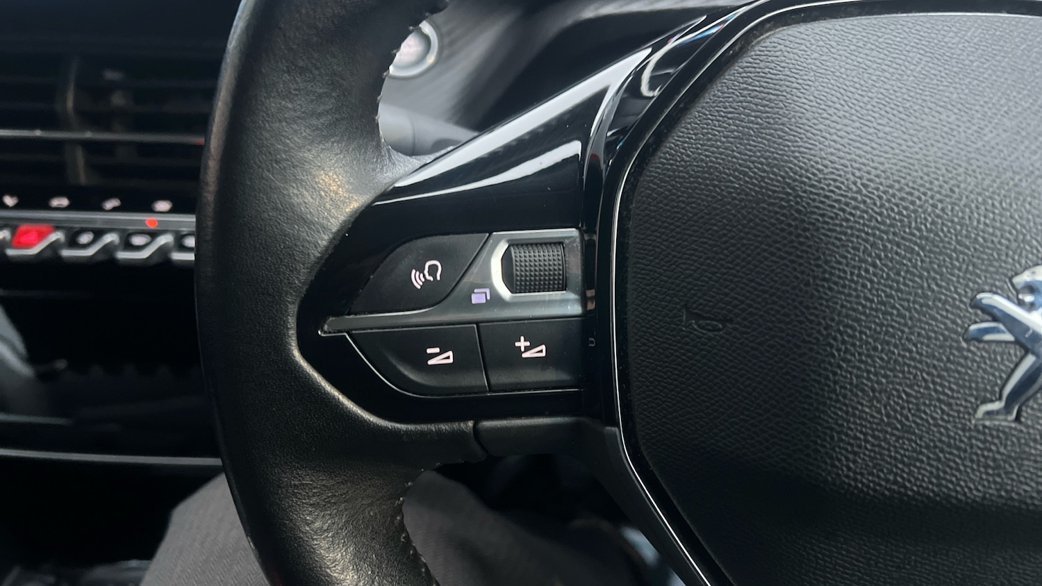 Used Peugeot 208 2020 for sale - 77075218: Photo 23