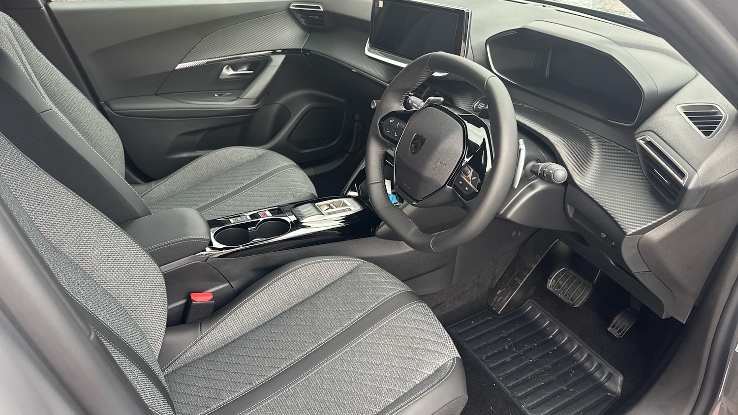 Used Peugeot 2008 2025 for sale - 76840351: Photo 12