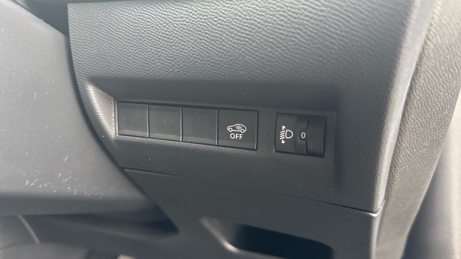 Used Peugeot 2008 2025 for sale - 76840351: Photo 35