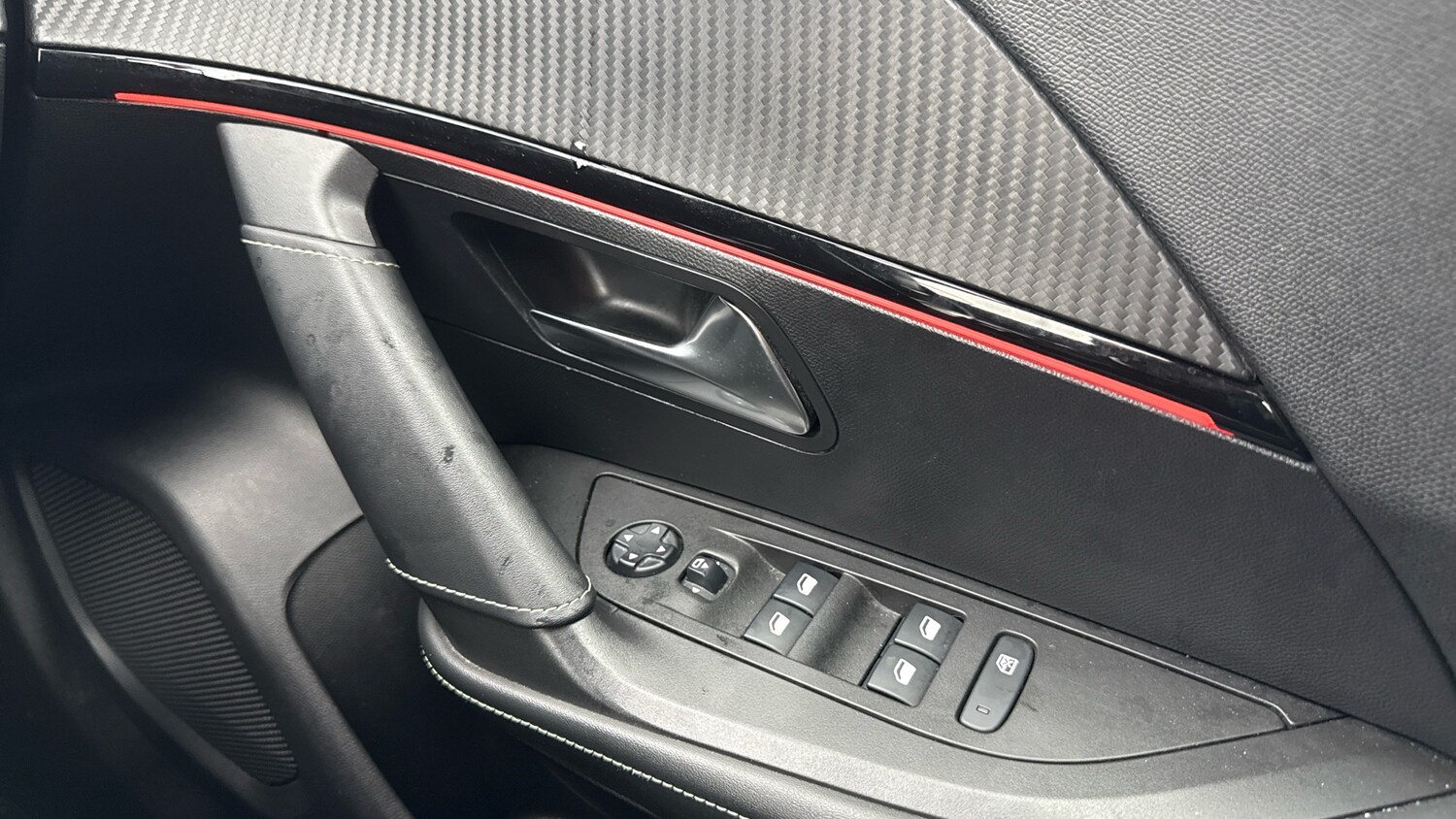 Used Peugeot 2008 2021 for sale - 76458421: Photo 22