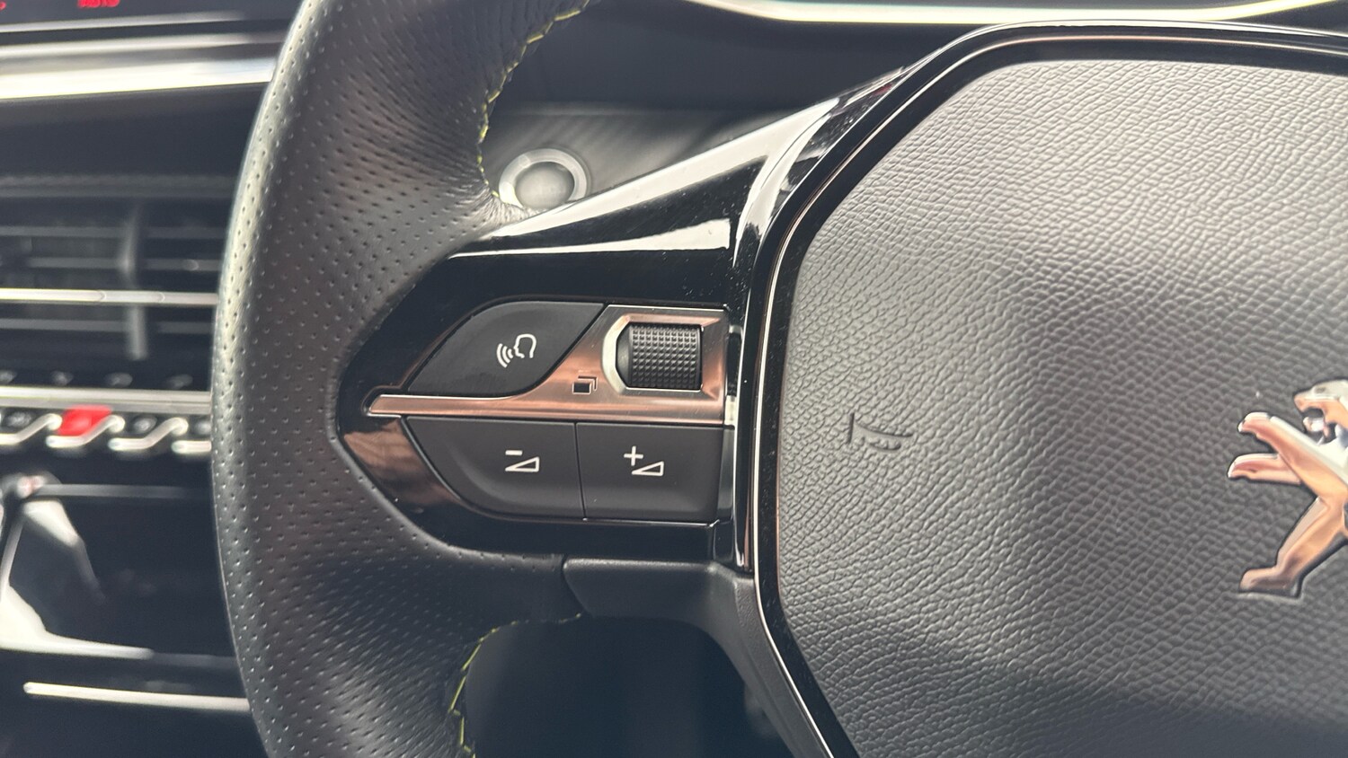 Used Peugeot 2008 2021 for sale - 76458421: Photo 23