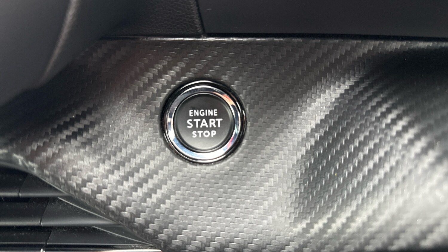 Used Peugeot 2008 2021 for sale - 76458421: Photo 35