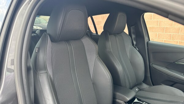 Used Peugeot 208 2023 for sale - 75992259: Photo 42