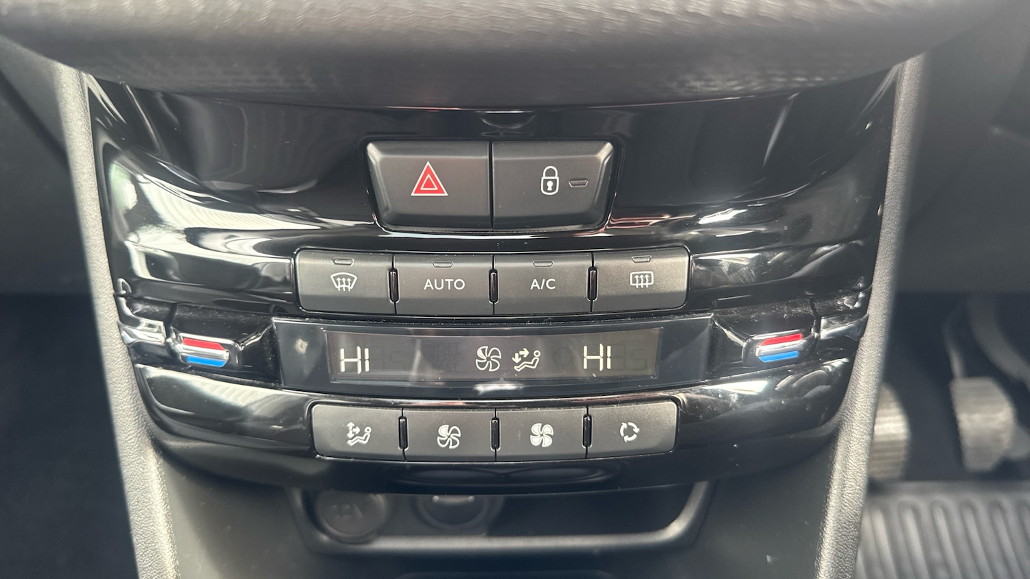 Used Peugeot 2008 2019 for sale - 77659632: Photo 18